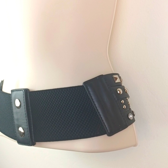 Edgy Strappy Silver Studded Black Faux Leather Rhinestone Ante-Upper Belt - Picture 5 of 9